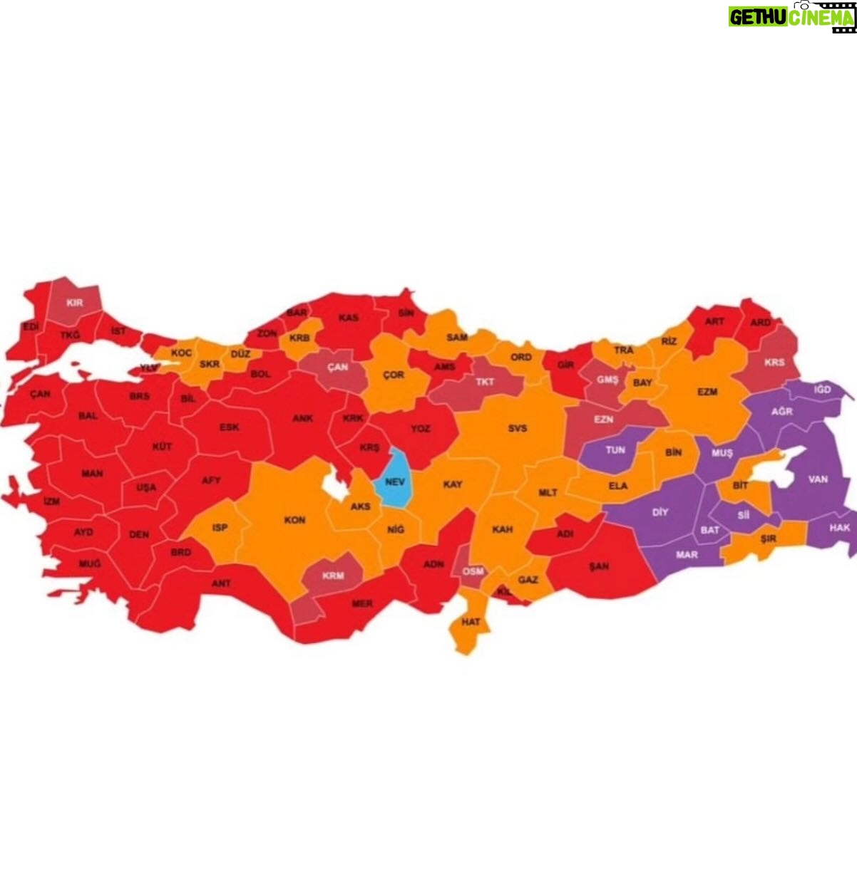 Gaye Su Akyol Instagram - Mutluluktan uyuyamadığımız gecenin ertesi, dün 01.04.24 Paris w. @aliguclusimsek