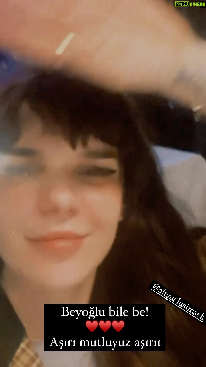 Gaye Su Akyol Instagram - Eyüpsultan bile, Üsküdar bile, Adıyaman bile mi