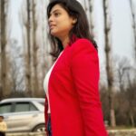 Geetashree Roy Instagram - My words to the Mountain….”Tujhe chaahun betahasha zehnaseeb”….❤️