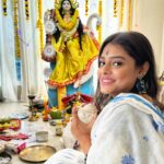 Geetashree Roy Instagram - সরস্বতী পুজোর শুভেচ্ছা ॥ বাঙালীদের প্রেমদিবস ॥ না না আজ প্রকৃত অর্থে প্রেমদিবস॥❤️🙏🏻❤️