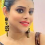 Geetashree Roy Instagram - Still living in 90’s Era…😍😍 #reels #90s #bollywood #kuchkuchhotahai #instareels