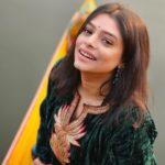 Geetashree Roy Instagram - हाय पानी में हाए पानी में कोन जलता है चौदहवी शब को कहां चांद कोई ढलता है चौदहवी शब को कहां चांद कोई ढलता है||