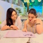 Geetashree Roy Instagram - We are in reel life not in real life….🤪🤣🤪 #funnyvideos #friendship #reekarofeelkaro♥️💯✌️ #friends