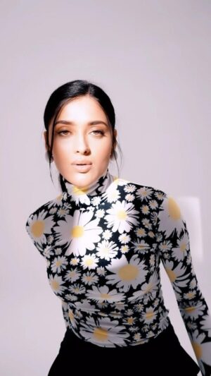 Geethika Tiwary Instagram - 🤍