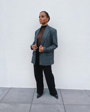Geffri Maya Instagram - Honored to be apart of the @naacp panel discussing the importance of authenticity and humanity in storytelling. 

Thank you for gathering me @ryanburrellhair & @aaronpaulbeauty 🤍