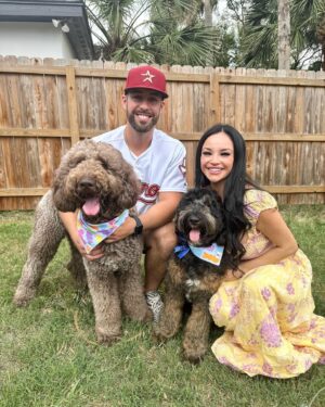 Geles Rodriguez Instagram - happy easter 🐰🌷🐣
•
•
spend the day with family celebrating easter & baby cosmo’s first birthday 🐾