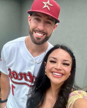 Geles Rodriguez Instagram - happy easter 🐰🌷🐣
•
•
spend the day with family celebrating easter & baby cosmo’s first birthday 🐾