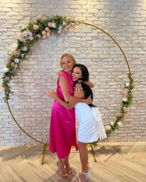 Geles Rodriguez Instagram - I am a strong woman because a strong woman raised me, happy mother’s day💗