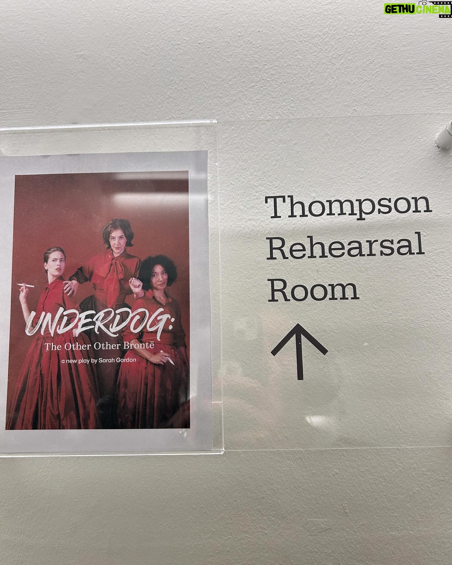 Gemma Whelan Instagram - We begin... 🎭 🧡 #NTUnderdog @nationaltheatre