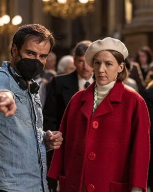 Gemma Whelan Instagram - I did a job in Spanish. In. Spanish. EN ESPAGNOL BABES..!!! It was beautiful and intensely challenging and hot and amazing and very juggly with little kids and being abroad and losing our luggage and doing it all IN SPANISH...!! 🤪 This will be such a beautiful watch - thankfully my character Prudence has a 'pronounced English accent' but I think I did ok!!! Find out on @disneypluses @disneyplusuk in Jan! We had an amazing nanny and loads of support and stayed as a family whilst filming in glorious San Sebastián - please watch it - everyone worked so so hard to make something truly exquisite 💕