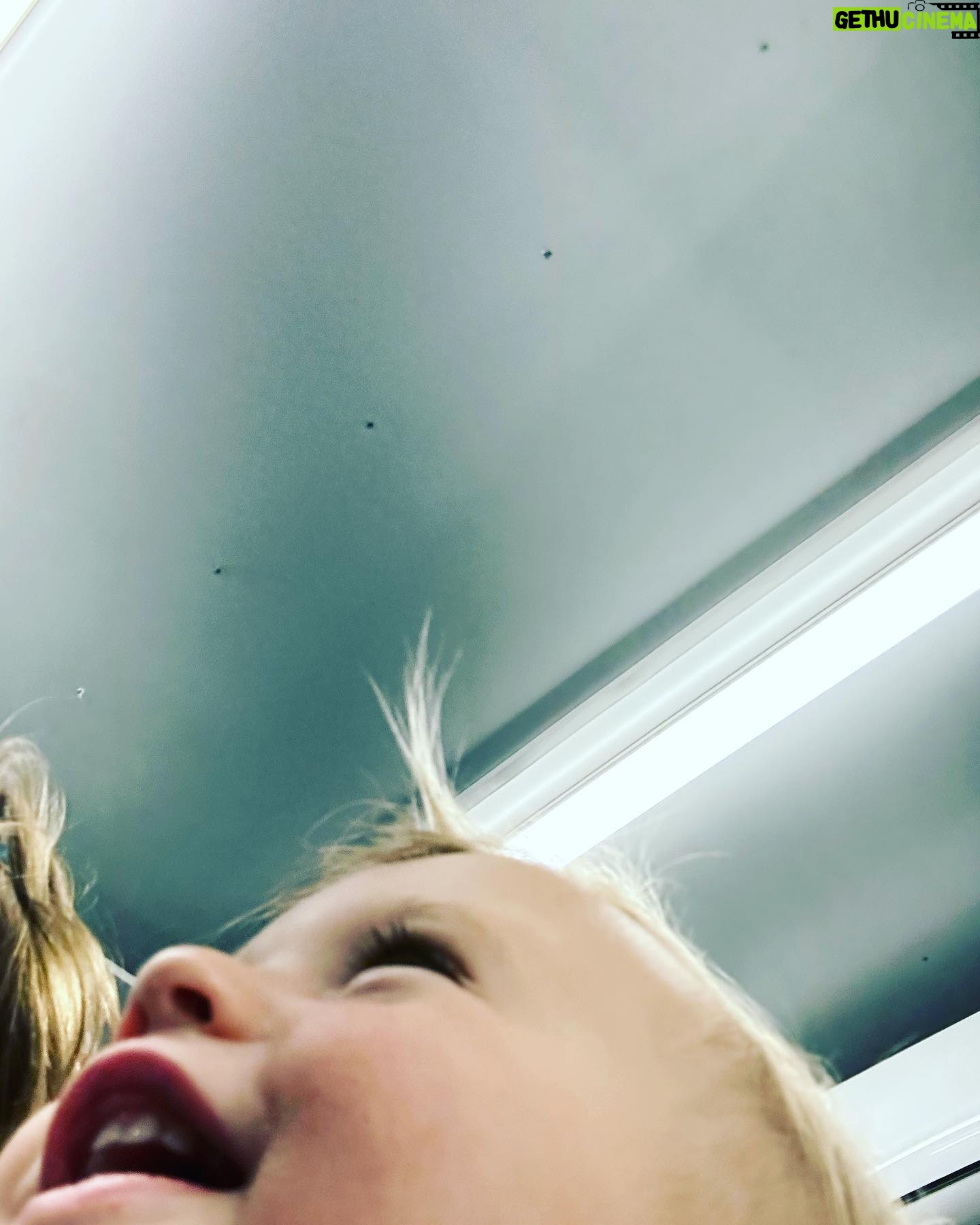 Gemma Whelan Instagram - Beautiful valuable precious work-life chaos...π₯πΊπΆπΌπ§πoh hello Sunday.... π΄ ...