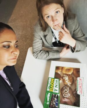 Gemma Whelan Instagram - Making big decisions at work with @parmindernagra #DIRay @itv @htmtelevision @krispykremeuk NOT AN AD THEY ARE JUST DELICIOUS!