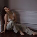 Georgie Henley Instagram – some romance 🕊️with coolest @alisaconnan featuring a long-haired crone circa 2020