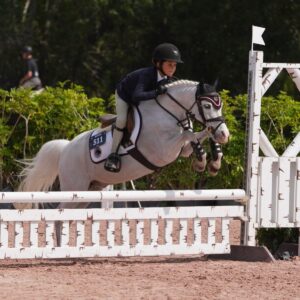 Georgina Bloomberg Instagram - The Itty Bitty jumpers have been a blast so far this season, with Viking and Jasper putting in some great rounds, and Ben O’Connor with our Nikita taking the win twice already. But the best part for these two best friends has by far been being able to do it all together. 💙(📷: @sportfot.photovideo). @ruthiemay20 @cianoconnor_official @thebreenteam @mwg330