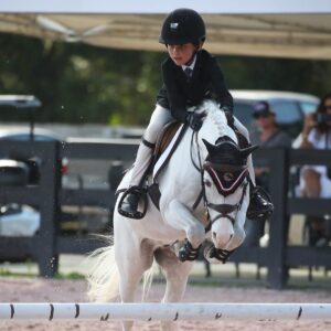 Georgina Bloomberg Instagram - The Itty Bitty jumpers have been a blast so far this season, with Viking and Jasper putting in some great rounds, and Ben O’Connor with our Nikita taking the win twice already. But the best part for these two best friends has by far been being able to do it all together. 💙(📷: @sportfot.photovideo). @ruthiemay20 @cianoconnor_official @thebreenteam @mwg330