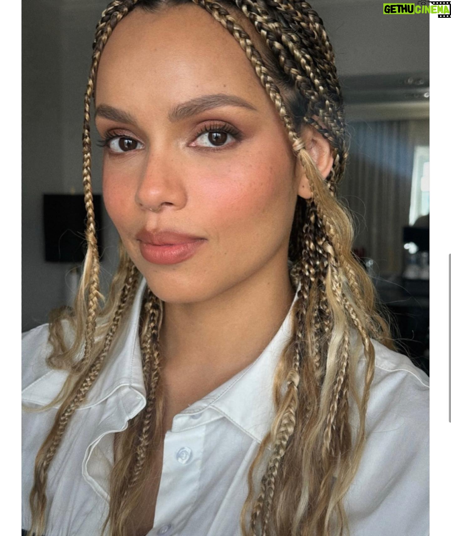 Georgina Campbell - 3.1K Likes - The Watchers press ✌🏽
Styling @ecduzit
Makeup @cherishbrookehill
Thank you both for making me look and more importantly feel amazing ❤️❤️