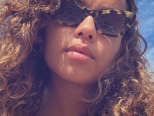 Georgina Campbell Instagram - Beach day 😎