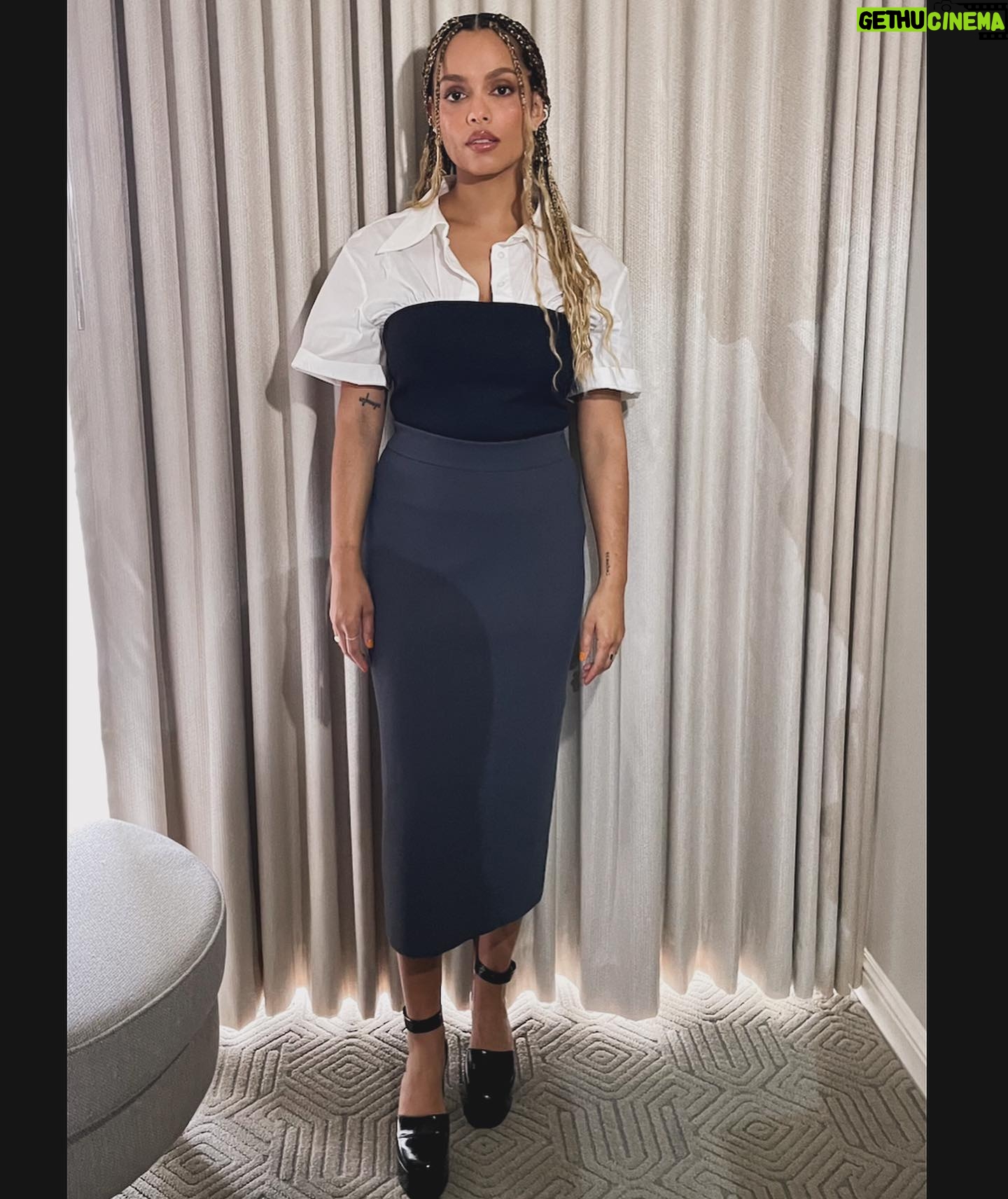 Georgina Campbell - 3.1K Likes - The Watchers press ✌🏽
Styling @ecduzit
Makeup @cherishbrookehill
Thank you both for making me look and more importantly feel amazing ❤️❤️