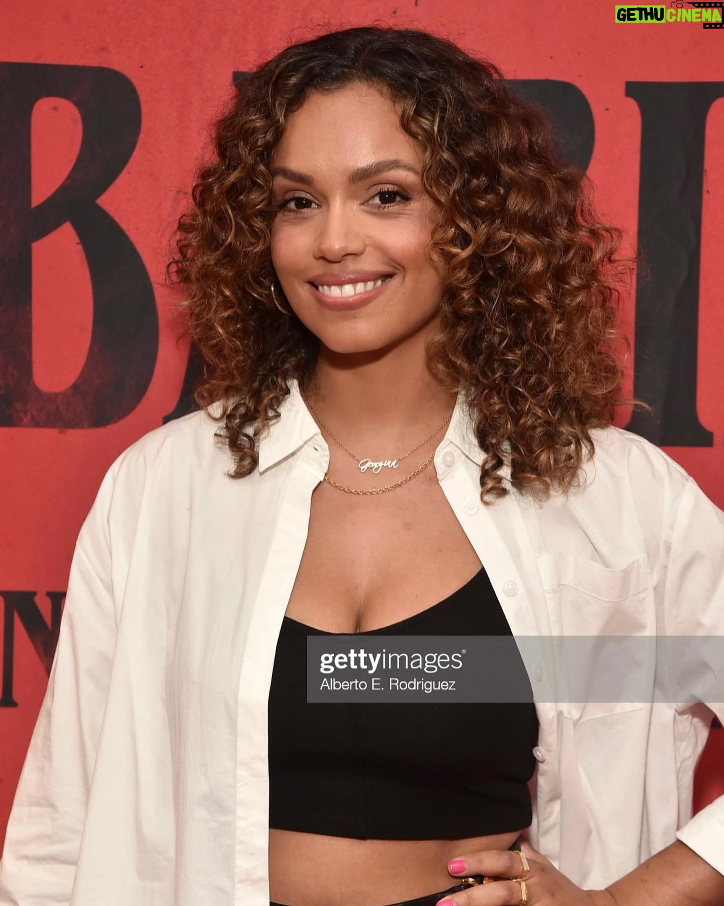 Georgina Campbell - 2.2K Likes - Barbarian screening last night ✌🏽
Makeup: @cherishbrookehill
Hair: @cynthiaglam