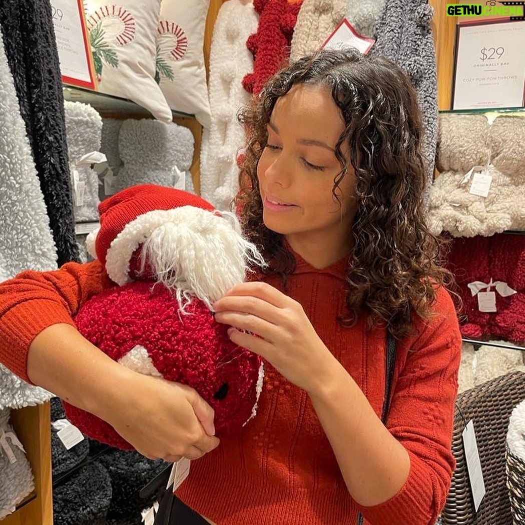 Georgina Campbell - 3.5K Likes - I found a sort of Santa blob and I love him 🎄