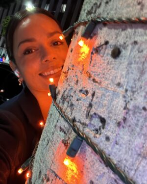 Georgina Campbell Instagram - A love affair with Christmas lights on tree trunks… My Uber is ten minutes away.