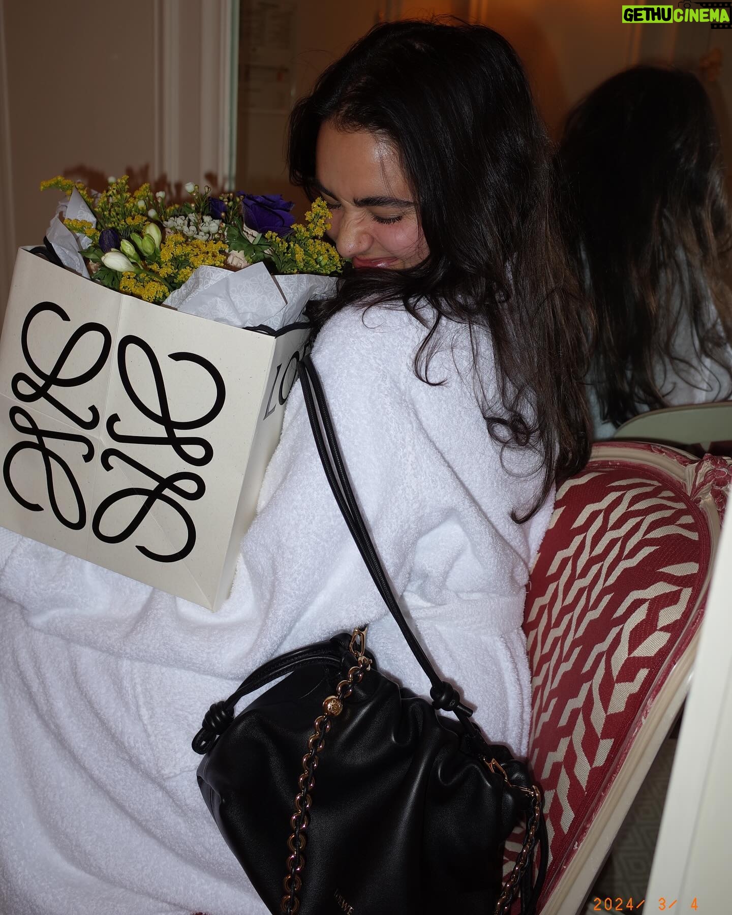 Geraldine Viswanathan Instagram - babies first paris fashion week w @loewe 🤍