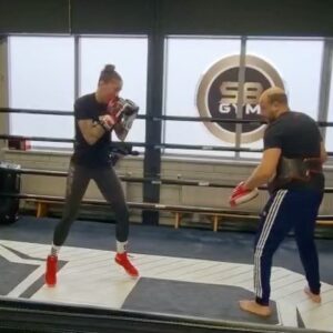 Germaine de Randamie Instagram - UTREGSE POARDEKRACH💪💪#unbreakable expect the unexpected 😉 @saidelbadaouiofficial @sbgymnl @utcasfinest030 #teamironlady #germainederandamie #ufc #ufcfighter #utrecht #netherlands #fitdutchie #fitgirl #kickboxing #happyplace #holland