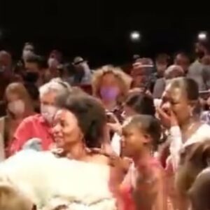 Gessica Généus Instagram - Yon lane. 1 an. Jour pour jour. Freda faisait sa première à Cannes. Mèsi lavi. Enfin en Haïti. Avec une première projection en amont de la tournée a piment rouge avec @negesmawon et ensuite au cap, Fort Liberté le 26 juillet, pour revenir à Port-au-Prince le 31 juillet au Montana. Ensuite Jacmel, les cayes première et deuxième semaine du mois d’août. @tamise_haiti @mwemtv @mobicinehaiti @bastiennehemie @fabiolaremy @jmgigon @sanosiproductions @faissol_fahad @fredafilmnan