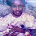 Gessica Généus Instagram – Si jodya ta dènye jou ou… pa gen anyen pou regrèt non Jenny… ou fè saw kapab ak sa ou te genyen. 🖤 Ti kado sa yo te ba ou li senpman pou yo te fè foto a apre yo te pran li … men souri ki sou vizaj ou a ou fè yon jan pou kenbe li pi lontan pase tan sa pran pou yo fè foto ou. Ou degajew Jenny.