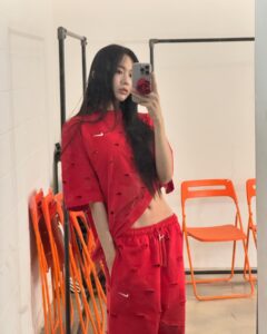 Geum Sae-rok Instagram - ❤️🧡🖤