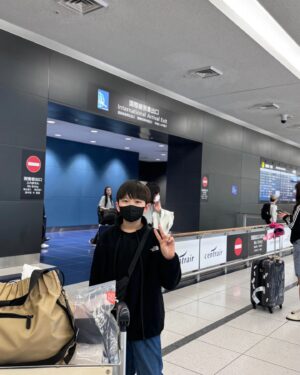 Gi So-you Instagram - 이모따라 일본여행
다컷네~
잘부탁해~
ㆍ
ㆍ
ㆍ
소유는 촬영땜에 못가서 입이 엄청나옴ㅋ 
담엔 꼭 같이가자 
ㆍ
ㆍ
ㆍ

#큰아들#이모따라#일본여행#잘다녀와#잘부탁해
