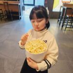Gi So-you Instagram - 영화보러♡♡♡ ㆍ ㆍ ㆍ ㆍ #기남매 #기은유 #기소유#영화관람🎬 #외계인2