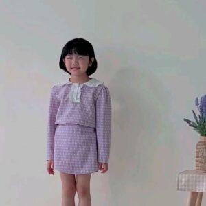 Gi So-you Instagram - 너무너무  예쁜  베베주 옷♡♡♡
기대됩니당 ❤️ ❤️ 
ㆍ
ㆍ
어제도  소유의  볼살이  다 했따~ 
모찌 볼살~😍😍귀여워^^
ㆍ
ㆍ
#리그램 - @bebezoo_korea by @get_regrammer
옷천재 색감 천재 베베쥬랑 연기천재 소유와 함께 하기 
기대해주세요🥳🥳

#설빔 #명절 #설날
#2024 #육아 #유치원 #언니 #놀이터 #남아코디 #유아동복 #5살 #상하복 #여아코디 #공주님 #티셔츠 #6살 #스키바지 #언니 #4살 #후리스 #외출복 #유치원 #남매룩 #스키복 #등원룩
#기소유