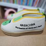 Gi So-you Instagram - 소유에게 입학선물로 너무 예쁜 실내화가♡♡♡ 학교있을때 신발보다 실내화를 신고 다니는 시간이 더 많은데~ 걸음걸이교정도 되고~발도 편해서 너무 좋을꺼 같아요~^^ 예쁜선물 너무너무 감사드립니다 나라찬 대표님~^^최고👍👍👍👍 ㆍ ㆍ ㆍ ㆍ @narachan__official 모두가 함께 신을수 있는 신발 나라찬입니다♡ ㆍ ㆍ ㆍ #나라찬신발👟#나라찬신발👟 #마법의신발#실내화#신학기준비물 #교복신발#바른걸음신발#예쁜신발#편한신발#기소유