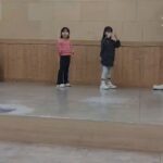 Gi So-you Instagram - 소유의 댄스영상 💃 🕺 언니와 함께 ❤️ 저번주보다는 나아졌오! 이쁜 꼬물이들♡ 왜이리 진지해!😘😘😘 ㆍ ㆍ 소유댄스선생님 @sxxha_lee 선생님이 수고가 많으십니다 👍👍👍👍 ㆍ ㆍ ㆍ #기소유 #댄스는즐거워💃 #댄스영상 #꼬물이들#귀여워#오늘도잘했어#뭐든지열심히‼️