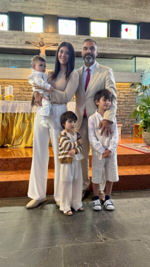 Giada Pezzaioli Instagram - Santo Battesimo di Gioele , onorati di essere i tuoi Padrino e Madrina 🫶🏻 
Per sempre al tuo fianco ♾️