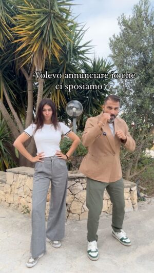 Giada Pezzaioli Instagram - Liti di coppia ancora prima di inziare i preparativi 😂 
Arriveremo all’altare? 💒👰🤵 
Si scherza ehhh ! 
Giovanni fortunatamente mi lascia molto fare, lui interviene solo su alcune piccole cose che gli stanno a cuore per il resto le scelte spetteranno a me e a voi com’è andata? ♥️ #matrimonio