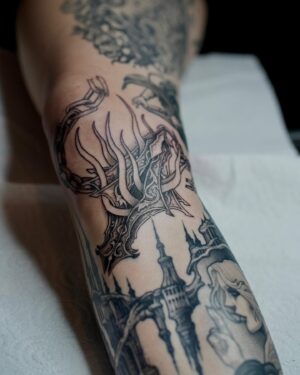 Gibi ASMR Instagram - Belgium!! We didn’t have a lot of time here but god it was awesome! Sav and I stayed in Brussels and then visited @sieebs in Ypres to get TREVOR’S MORNINGSTAAAAAR - a tattoo I’ve been looking forward to for a long time! So happy to be starting on my knees 😤 and he absolutely killed it!