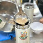 Gigi Lai Instagram - 今次我和同事去了工廠大廈內的惜食製作工場，用新鮮回收來的蔬菜，加上其他營養食材煲出湯水，從源頭開始善用資源，珍惜食物🥕，過程十分有意義。我們帶上熱湯和福袋探訪公公婆婆，這些關懷和陪伴的時光，都讓大家感到開心溫暖。無論是地球資源或是長者，珍惜和關愛都很重要💞 #gi_losophy #環保 #珍惜食物 #減少剩食 #食德好 #foodgrace #love #worldvolunteerday