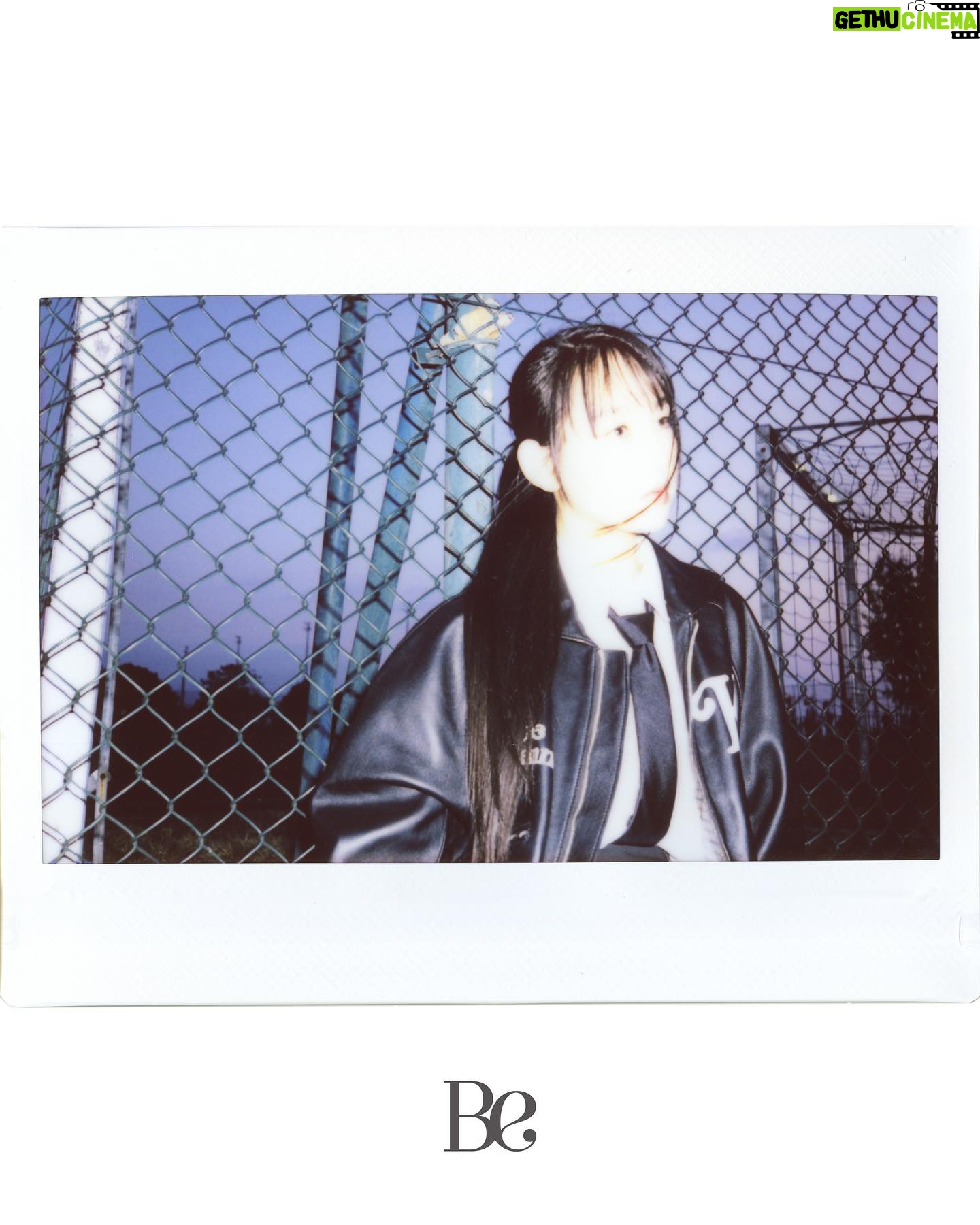 Gigi Yim Instagram - #BeDigitalCover | 炎明熹 Gigi Yim:「我希望能成為一位散發正能量的歌手!」 四年前,一位年僅 15 歲的女生因偶爾在電視上看到一個「太空人升空」的選秀節目廣告,在家人的鼓勵下,她參加了這個比賽,及後更以超水準的表現摘得比賽中多個大獎,更被不少前輩指有已故天后梅艷芳的影子,從一位懵懂的小女孩一躍成一位炙手可熱的超新星。 她的名字叫「 #炎明熹 」。 👉馬上到 BE youtube 觀看完整版訪問! PHOTOGRAPHER/ @feicien.feng @ofstudio.hk GUEST/ GIGI YIM 炎明熹 PRODUCER, STYLIST & CONTENT EDITOR/ S. VIDEOGRAPHER/ DAVE YIP MAKE UP/ STEPHENMAKEUP HAIR/ ZIGGIE LAW GAFFER/ @tszshanleung ASSISTANT/ CHARLIZE NG GRAPHIC DESIGNER/ Tissue Lee WARDROBE/ @KENZO 、 @keisuke_dayoshi #GigiYim #yiminghay #gigiyiminghay #炎明熹gigi #Gi炎粉 #Afterclass