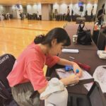 Gigi Yim Instagram - 深夜mode又係回憶的時候！ 因為我習慣工作時不舉着手機，所以我盡力摷了一些幕後的東西出來。哈哈哈，這是上次10月和今次的一些回憶。 1.又哭了的兩師徒，感覺很像置身於偶像劇中大哭然後配樂響起來的感覺呢！！！ @cleopatra_ko 2.那時候跟大家開live吃東西的另一角度🤳🏻 3.在後台瞓醒咗的我？忘記了睡前還是睡後😅 4.第一次演唱會沒有encore的大家😬🫡sorli! 5.第二次演唱會排舞時我着的襪子，他們的關係很要好！請不要拆散！ 6.接到任務的我。其實我一見到他們我就想笑所以任務算是失敗了。🥲 7.排舞休息時找到空位插到一些時間寫心意咭的相（太多人了！！！） 8.謝謝大家噢🫶🏻辛苦啦(好似有bug唔知點解又矇咗) 9.屬於GI FORCE的小櫃（很溫馨，風雨都吹不倒我們的感覺，歲月 ） 10.再見舞台！再見九展！再見大家！