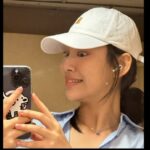 Gigi Yim Instagram - 1:很開心我的粉絲朋友為我準備的19歲生日會,今次的生日會也非常之特別,感覺角色調換了一樣,以往都是我上台表演,今次換成大家不知大家的感覺如何呢？哈哈哈。但是真的非常感謝大家落力表演，我非常感動。 2:然後大家可能會好奇為何我會扮演這個角色，本身我不想扮演公主的，但是想起我的髮型師和化妝師，我便取消了這個念頭，好像有點對不住他們……因為我本身想扮呢個騎住鶴嘅人（大家唔好買俾我！謝謝，我知道大家好冷靜的，是吧😅）之後想起前幾年我扮演的這個角色，那時候的造型并沒有什麼點綴。因為今次想想這個角色和各位動物都幾友好，所以便重新穿了這個公主造型，但是這次服裝豐富了很多細節，仿佛自己由一個懵懵懂懂的細路女成長為一個女仔，其實有這樣的意義，大家意想不到吧。嘿嘿！ 3:亦很開心在我正式生日的這天各位和我慶祝,非常感謝大家，雖然是在綵排中渡過，但我一點也不孤單亦都不悶！感謝大家為我精心策劃的蛋糕，哈哈哈！很好吃！希望我們演唱會大成功！！！ 4:最後最後大家可以觀看一下那天的BandReh來迎接這最最最後倒數的演唱會吧！左滑，去片！