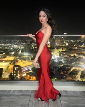 Gimena Gómez Instagram - •| San antonio sports hall of fame Gala ✨|•
.
.
.
#sanantoniosportshalloffame #sanantoniosports #roadrunners #texas