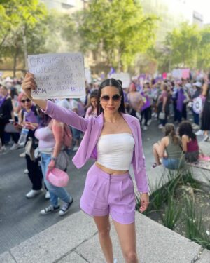 Gimena Gómez Instagram - Gracias a todas ésas mujeres que en el pasado nos abrieron camino, a las que han luchado y alzado la voz para que hoy estemos mejor que ayer. Por su historia, por la mía y por la de todas. 💜💜💜 #diadelamujer #8M #8marzo