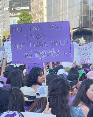 Gimena Gómez Instagram - Gracias a todas ésas mujeres que en el pasado nos abrieron camino, a las que han luchado y alzado la voz para que hoy estemos mejor que ayer. Por su historia, por la mía y por la de todas. 💜💜💜 #diadelamujer #8M #8marzo
