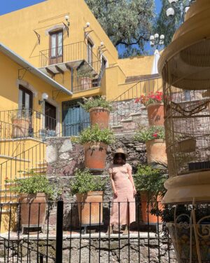Gimena Gómez Instagram - Usualmente nos TQM, pero más cuando estamos viajando,  aunque regresemos más cansadas que antes 💀 De aquí a dónde? 
.
.
. 
📍@guanajuatocapitalturismo
#guanajuato #travelguanajuato #travelers #viajeras