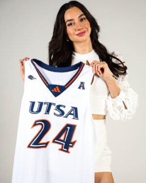 Gimena Gómez Instagram - •| What a weekend! For almost 5 years I’ve seen my now fiancée working hard every day to accomplish his goals. He has taught me perseverance, resistance and resilience as well as many other things. He is not only the new @utsambb head coach now, but also my life coach, too. Thank you so much to the people of San Antonio for the warm welcome! We are so blessed to be a part of this community!
Go Runners! 🤙🏻 |• 
.
.
.
#roadrunners #utsambb #utsaconference #sanantonio #coachclaunch