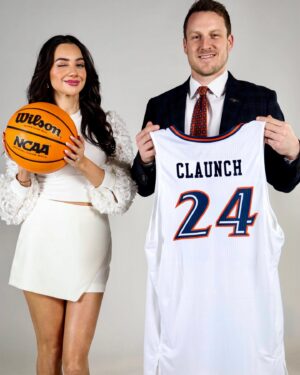 Gimena Gómez Instagram - •| What a weekend! For almost 5 years I’ve seen my now fiancée working hard every day to accomplish his goals. He has taught me perseverance, resistance and resilience as well as many other things. He is not only the new @utsambb head coach now, but also my life coach, too. Thank you so much to the people of San Antonio for the warm welcome! We are so blessed to be a part of this community!
Go Runners! 🤙🏻 |• 
.
.
.
#roadrunners #utsambb #utsaconference #sanantonio #coachclaunch