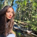 Gina Dirawi Instagram - Tillbaks i trollskogen🧌