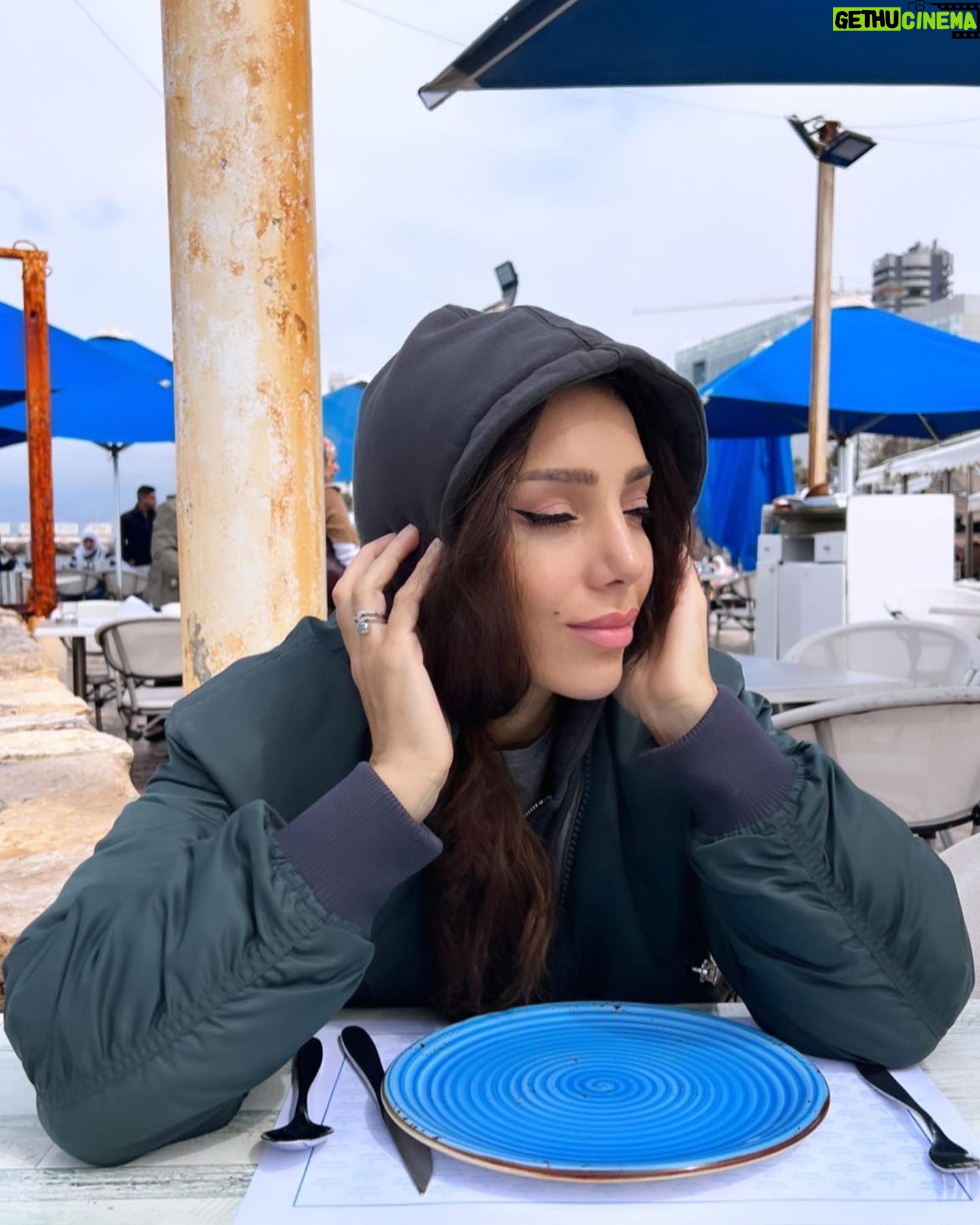 Gina Dirawi Instagram - Beirut hälsar Ramadan Kareem